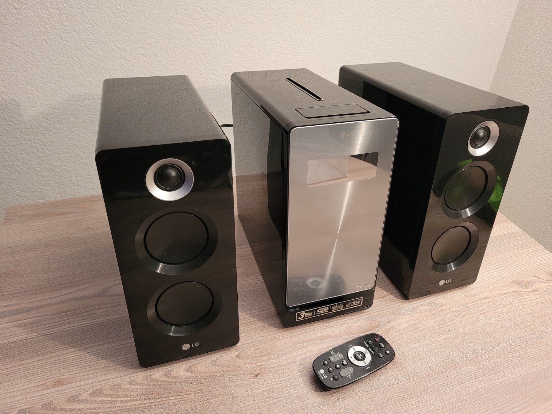 LG Casse acustiche: Hi-fi System LG FA166 – Usato da Marly venduto da vonque