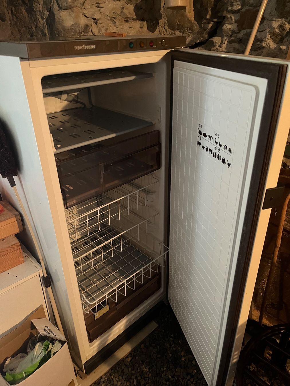Gefrierschrank: Congélateur INDESIT – Gebraucht aus Vernayaz von Darkfrost