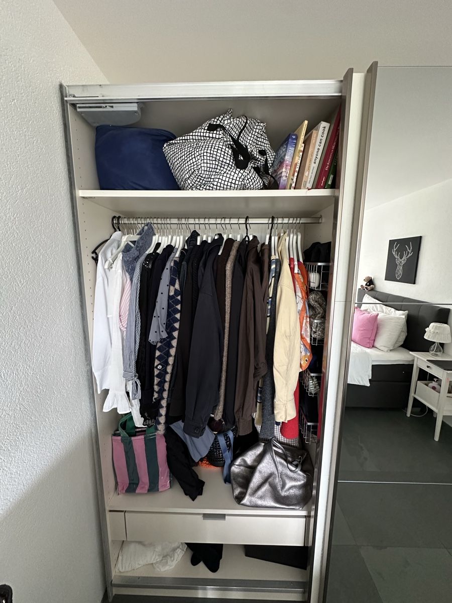 Interio Armadi: Kleiderschrank mit Schiebetüren – Usato da Erlenbach ZH venduto da fab_d28j 2