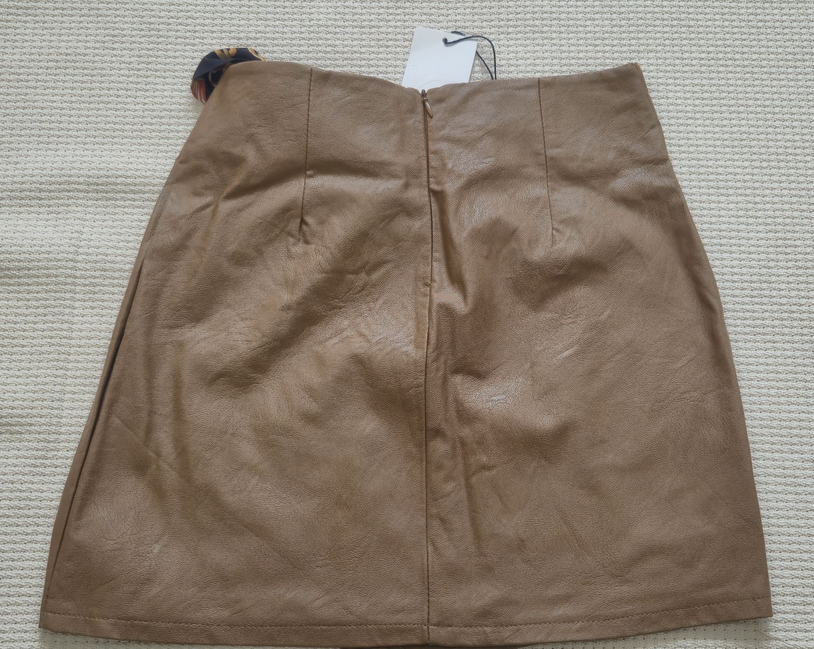 Röcke: Jupe simili cuir camel – Neu und originalverpackt aus Le Locle von Arya4 2
