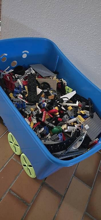 Giocattoli: Grosse Kiste Lego zu verkaufen  – Usato da Heiligkreuz (Mels) venduto da kaw_xn9c 2
