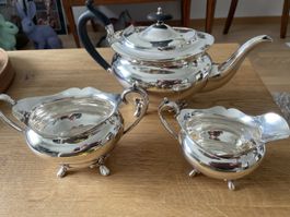 Silber Kaffeekanne mit Zucker und Milch Kännchen 