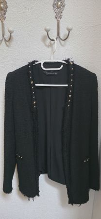 Schicke Zara Jacke mit Nieten, Grösse M, Top Zustand!