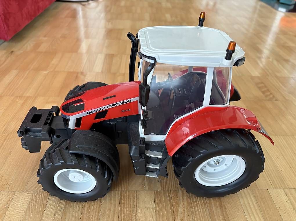 Trattori: ferngesteuerter "Massey Ferguson"-Traktor – Usato da Wangen ZH venduto da est_bjr5 1