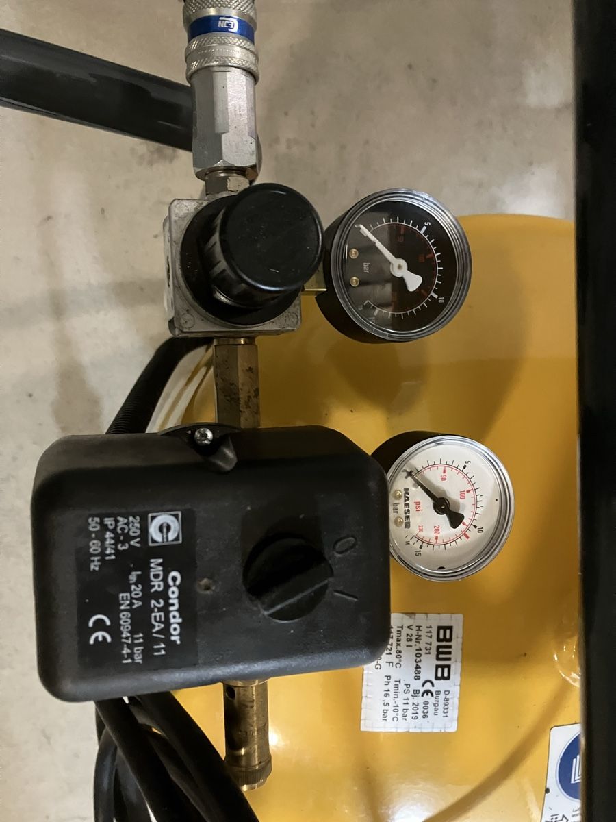 Kaeser Compressori: Kompressor Kaeser Premium car 350 / 30W – Usato da Bülach venduto da daedalus 2