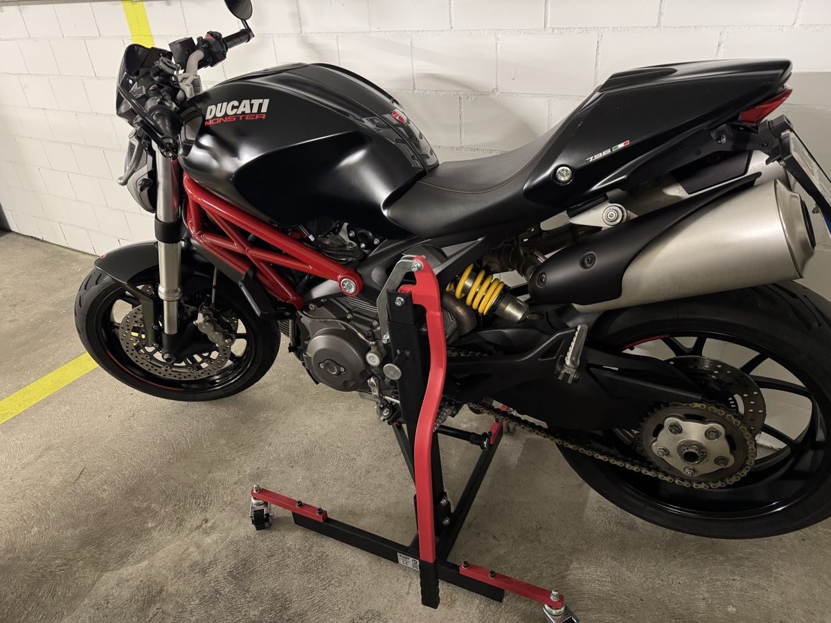 Ducati Strada: Ducati Monster 796 ABS - 35kw – Usato da Winterthur venduto da dav_n8nt 2