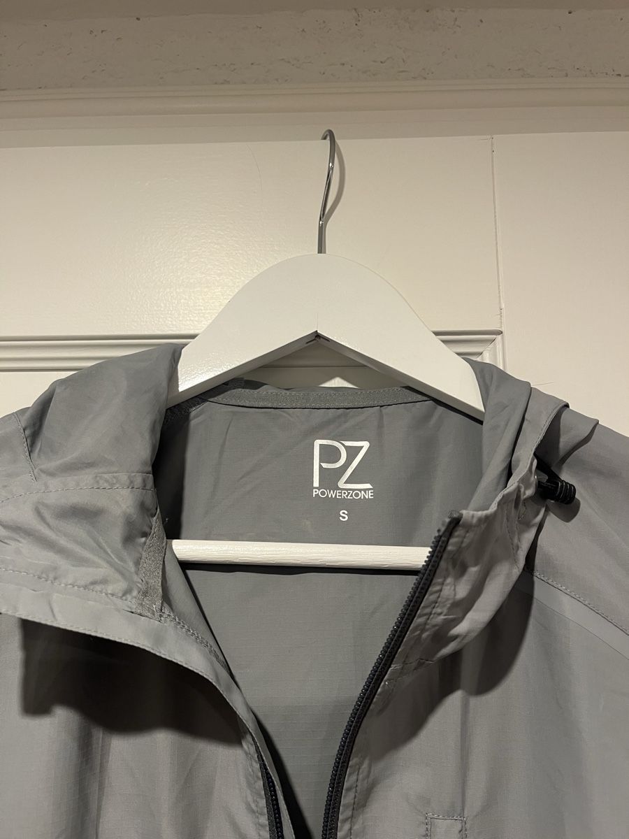 Jacken: Jacke – Gebraucht aus Richterswil von Luke6 2