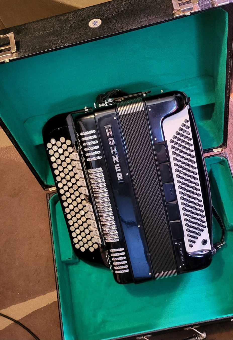 Hohner Strumenti musicali: Accordéon hohner Fortuna IV – Usato da Penthalaz venduto da EvandroLuz 1