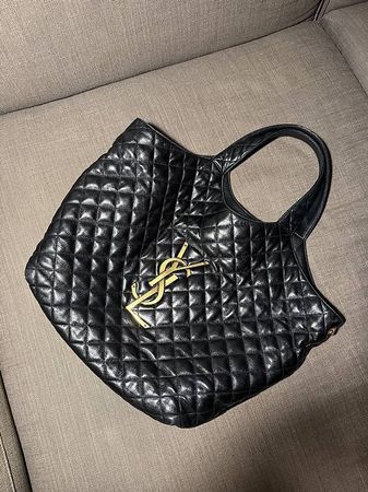 Yves Saint Laurent Maxi Shopper iCare YSL