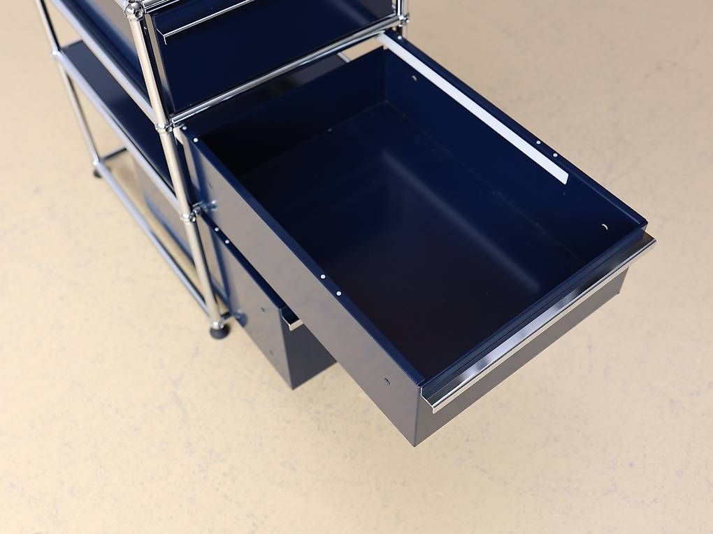 USM Banconi: USM Haller Korpus in Stahlblau – Usato da Meinisberg venduto da atelier_TILIJA 4