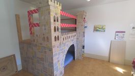 Kinderburg, Bett bzw. Spielbereich