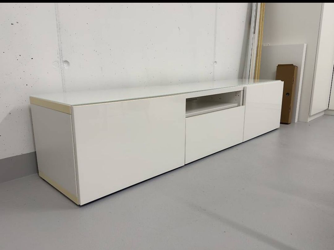 Ikea Mobili TV: IKEA BESTÅ TV-Bank – Usato da Rickenbach LU venduto da kel_2zfz 1