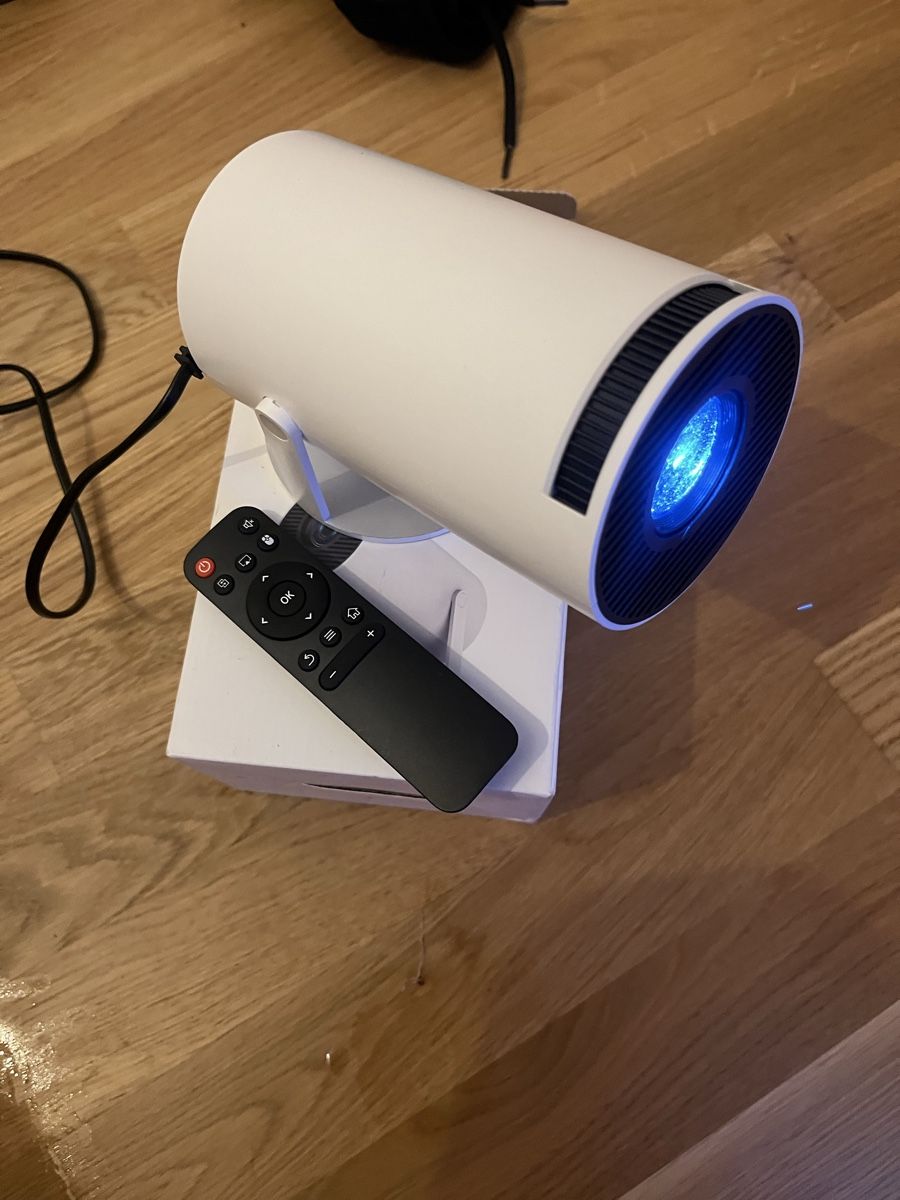 Vidéoprojecteurs: Swiss proline – Neuf (Voir description) à Murten par fab_q7kf 1