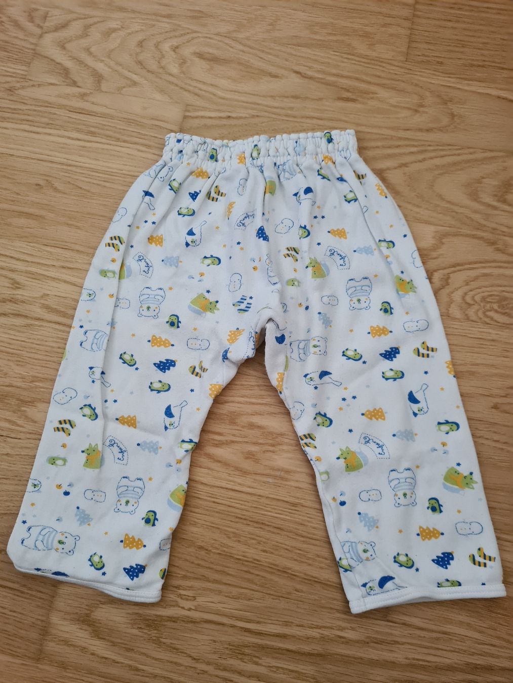 Hosen: ENFANT BASIC Hose Grösse 90  – Gebraucht aus Horw von Mirii91