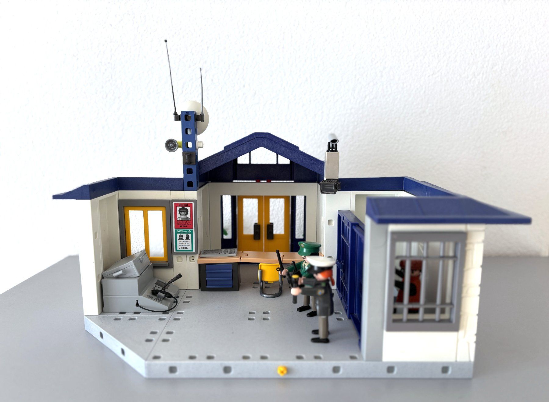 Playmobil Giocattoli: Playmobil set Polizeistation Vintage Polizei – Usato da Holzhäusern ZG venduto da paula_w 2