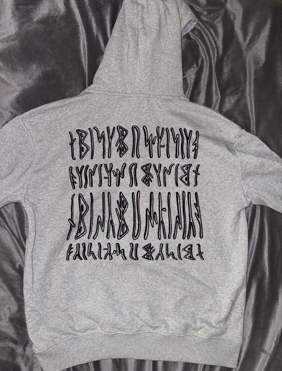 Pulls & Sweat-shirts: PULL&BEAR HOODIE – D'occasion à Muri AG par rah_x6jr 1