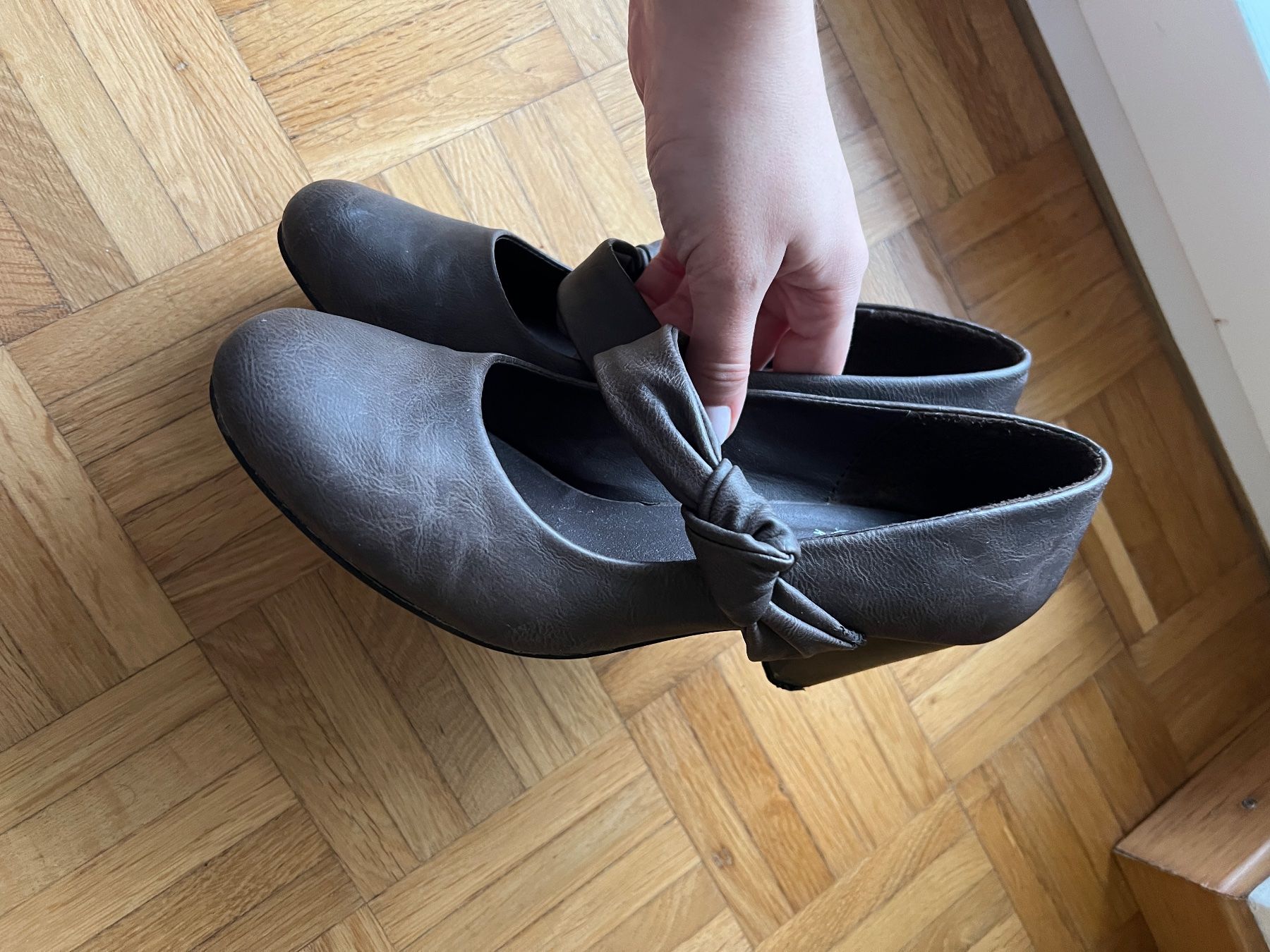 Damenschuhe: KARMIL Damen pumps 40 – Gebraucht aus Horgen von linuxrp 1