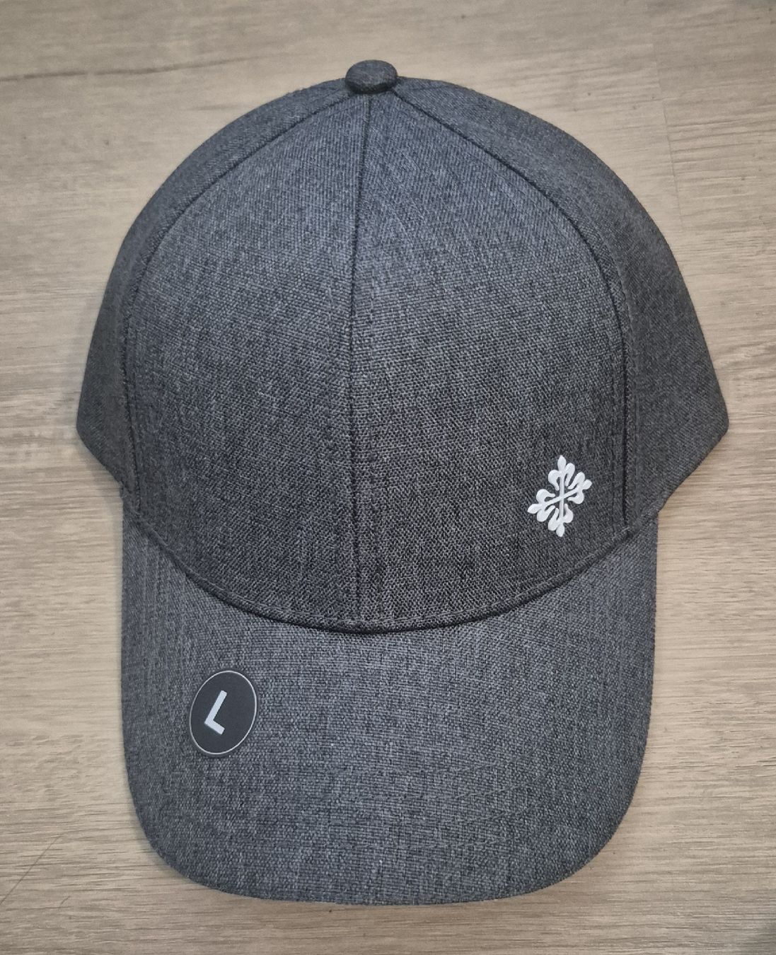 Patek Philippe Orologi: Casquette grise Patek Philippe – Nuovo e nell'imballaggio originale da Plan-les-Ouates venduto da geg_5zl5