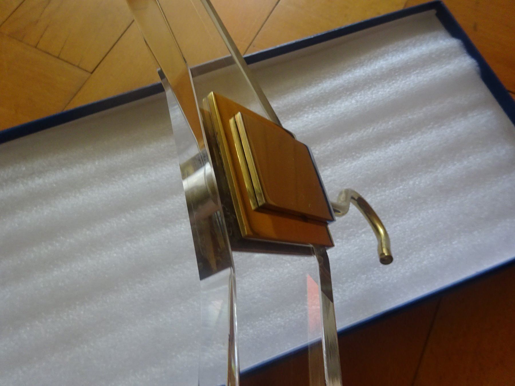 Porte manteau: Acrylglas Kleiderbügel / Designerstück – D'occasion à Esslingen par eintagammeer 5
