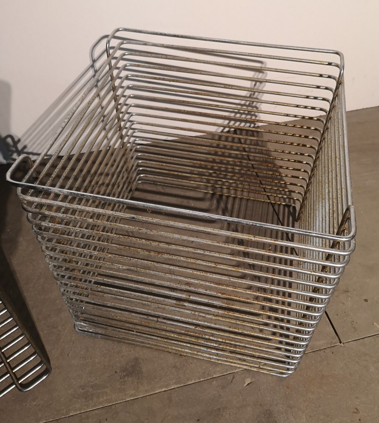 Scaffali: Panton Wire Cube, Regal/Beistelltisch/Hocker - Original – Usato da Solothurn venduto da Sis_email 4
