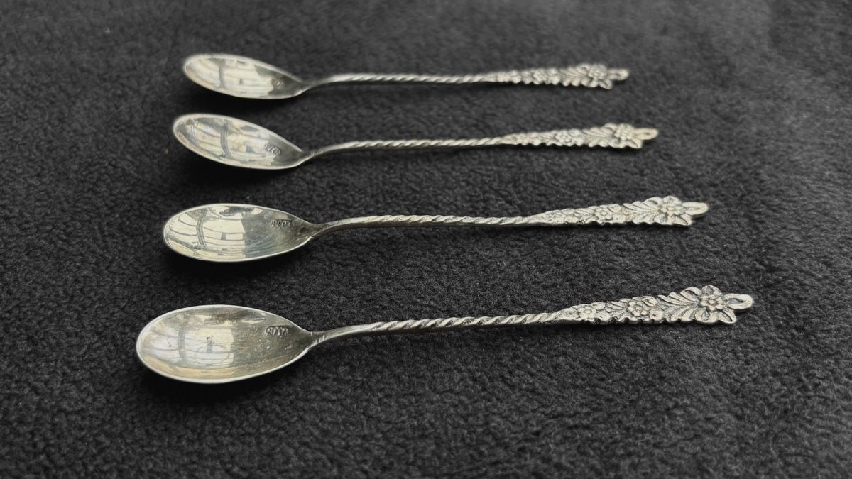 Löffel: 4 antike Löffel Silber 800 Jugendstil Blumen – Gebraucht aus Rafz von Sukion
