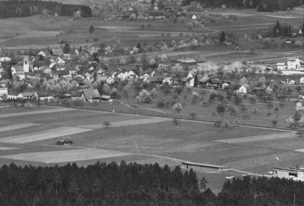 flugaufnahme-fehraltorf-zh-mit-flugplatz-speck-kaufen-auf-ricardo