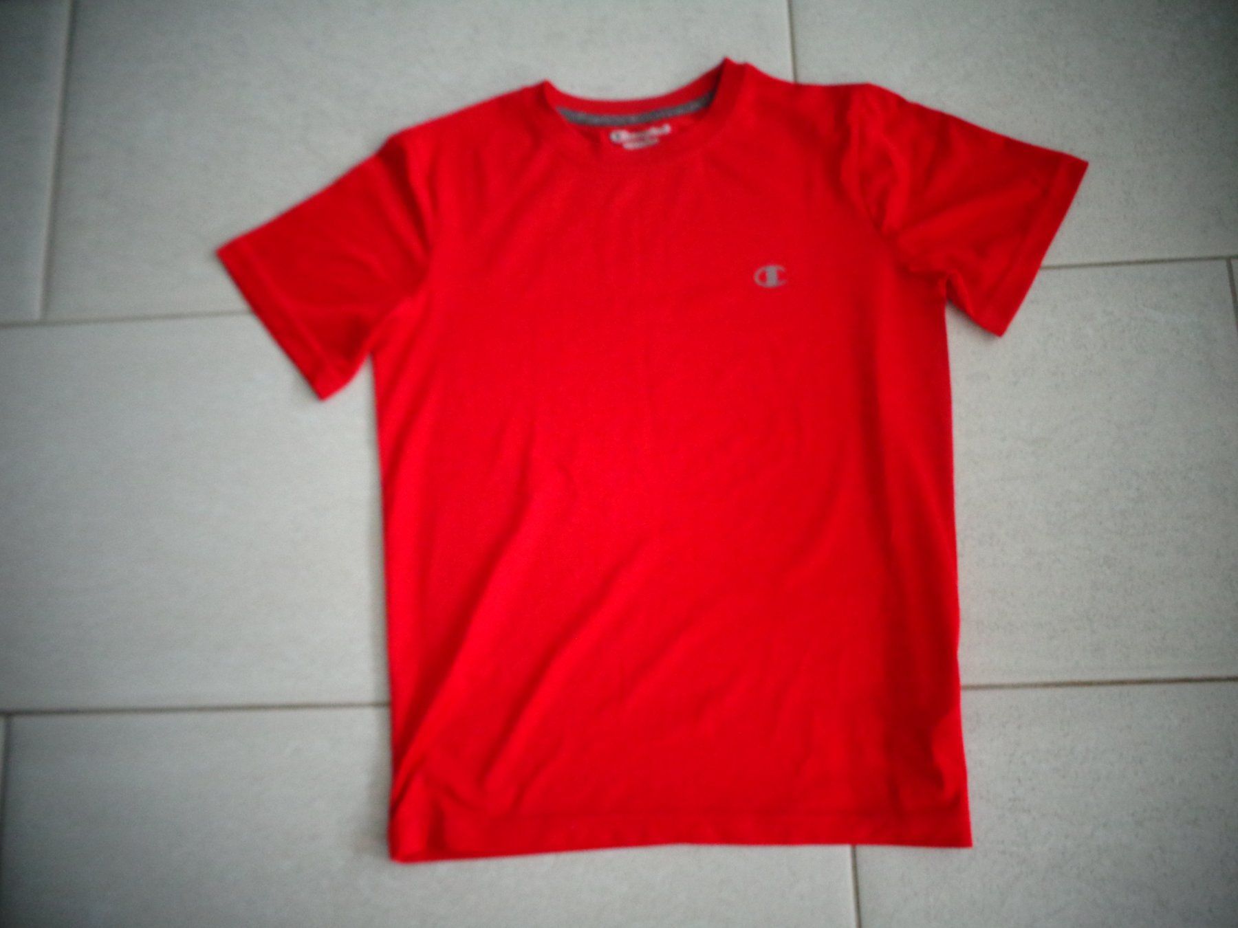Champion Camicie, T-shirt & Polo: CHAMPION T-SHIRT GR.158 – Usato da Rotkreuz venduto da Samballi
