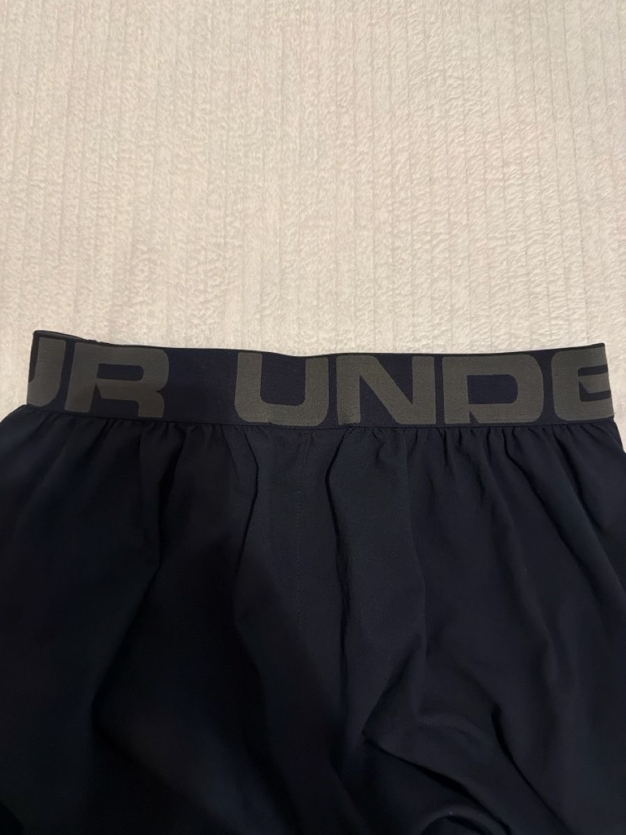 Under Armour Pantaloni: Under Armour Lange Hose schwarz Gr.L – Usato da Zürich venduto da Richard_Sandy 4