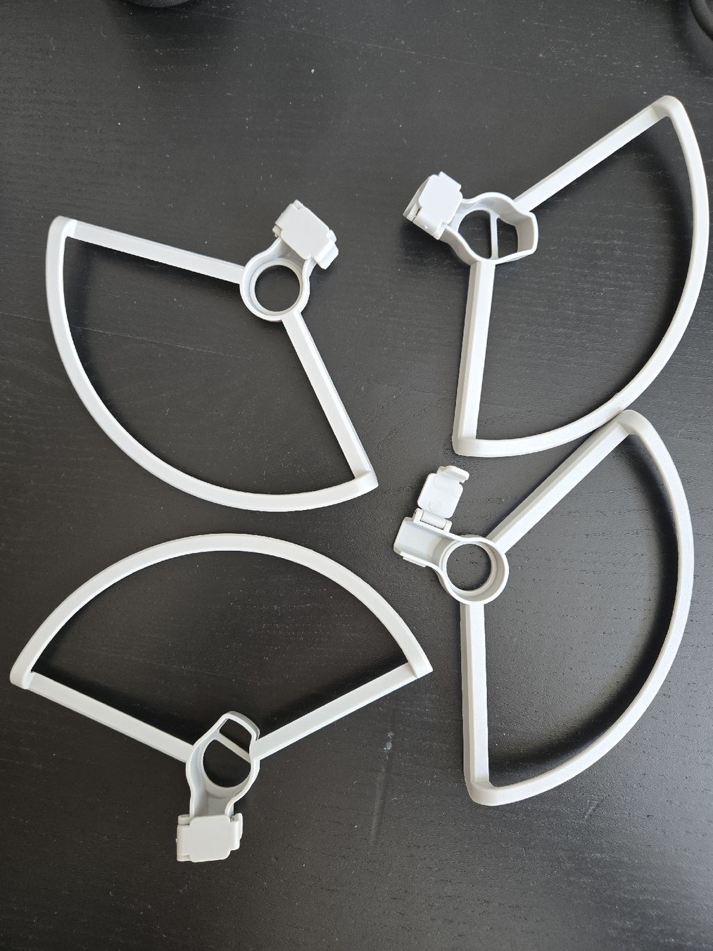 DJI Action Cam: DJI Mini 2 Propeller Guards Set - Like New - Fly Safe! – Nuovo (secondo la descrizione) da Zürich venduto da aut_kxd2