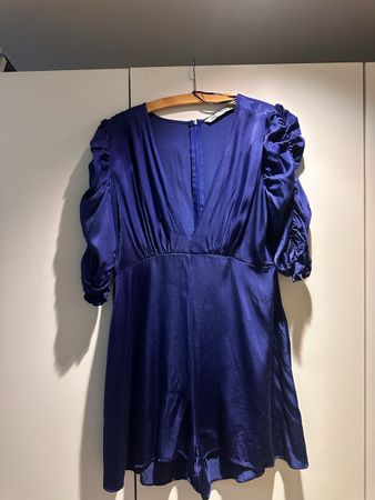 Blauer Jumpsuit von Zara 