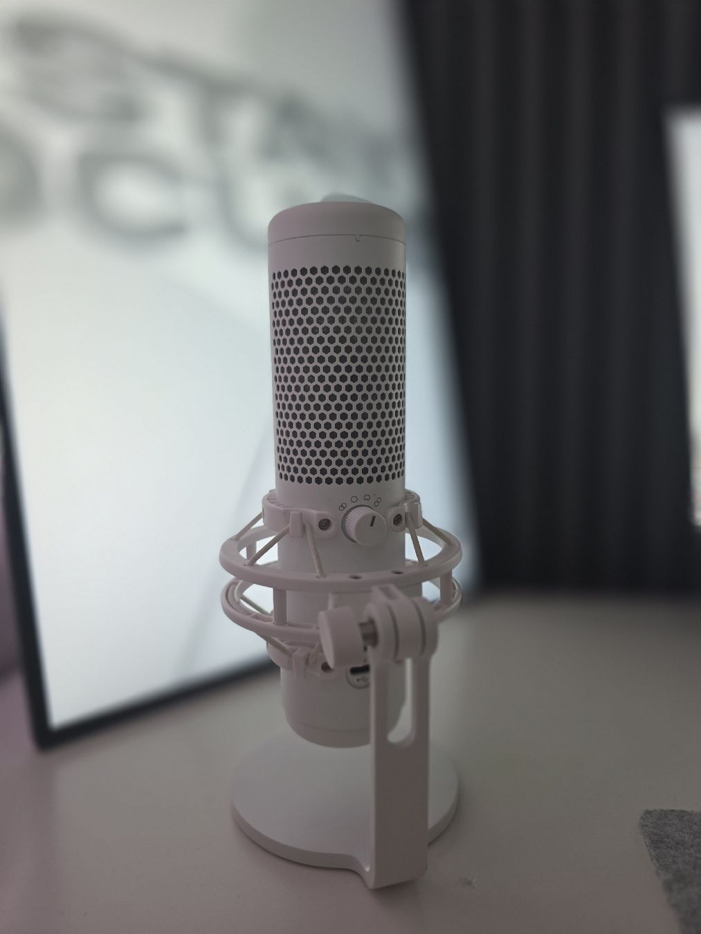 Hyperx Microfoni: HyperX Quadcast S in weiss – Usato da Küssnacht am Rigi venduto da FR_Road 5