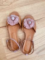 Chie Mihara Sandale mit Blume Gr. 38.5