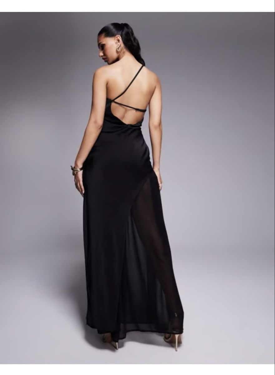 Robes: ASOS Design Kleid – Neuf (Voir description) à Zürich par mad_2dwc 7