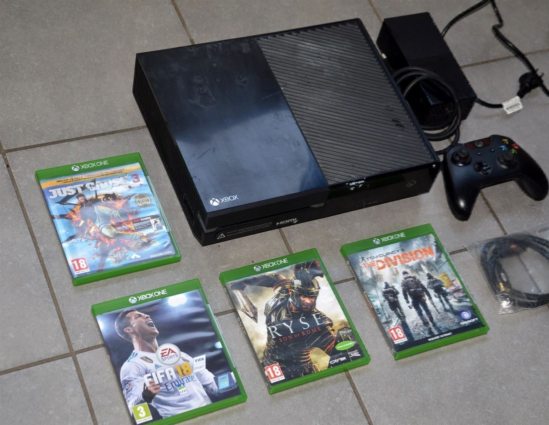 Microsoft Consoles: Xbox One – D'occasion à Collonges par arashee 1