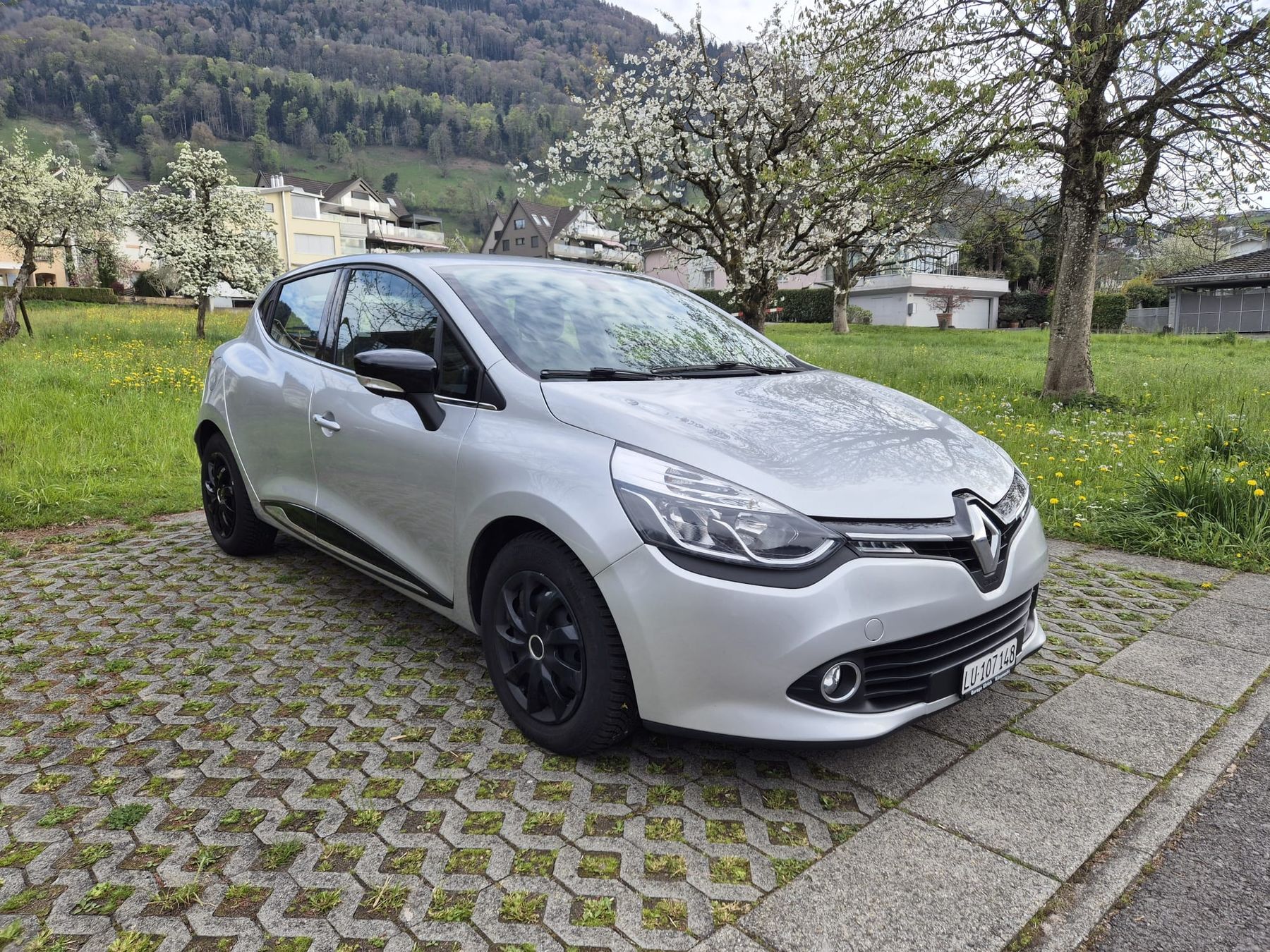 Renault Autos: Renault Clio – Gebraucht aus Greppen von amy_fank