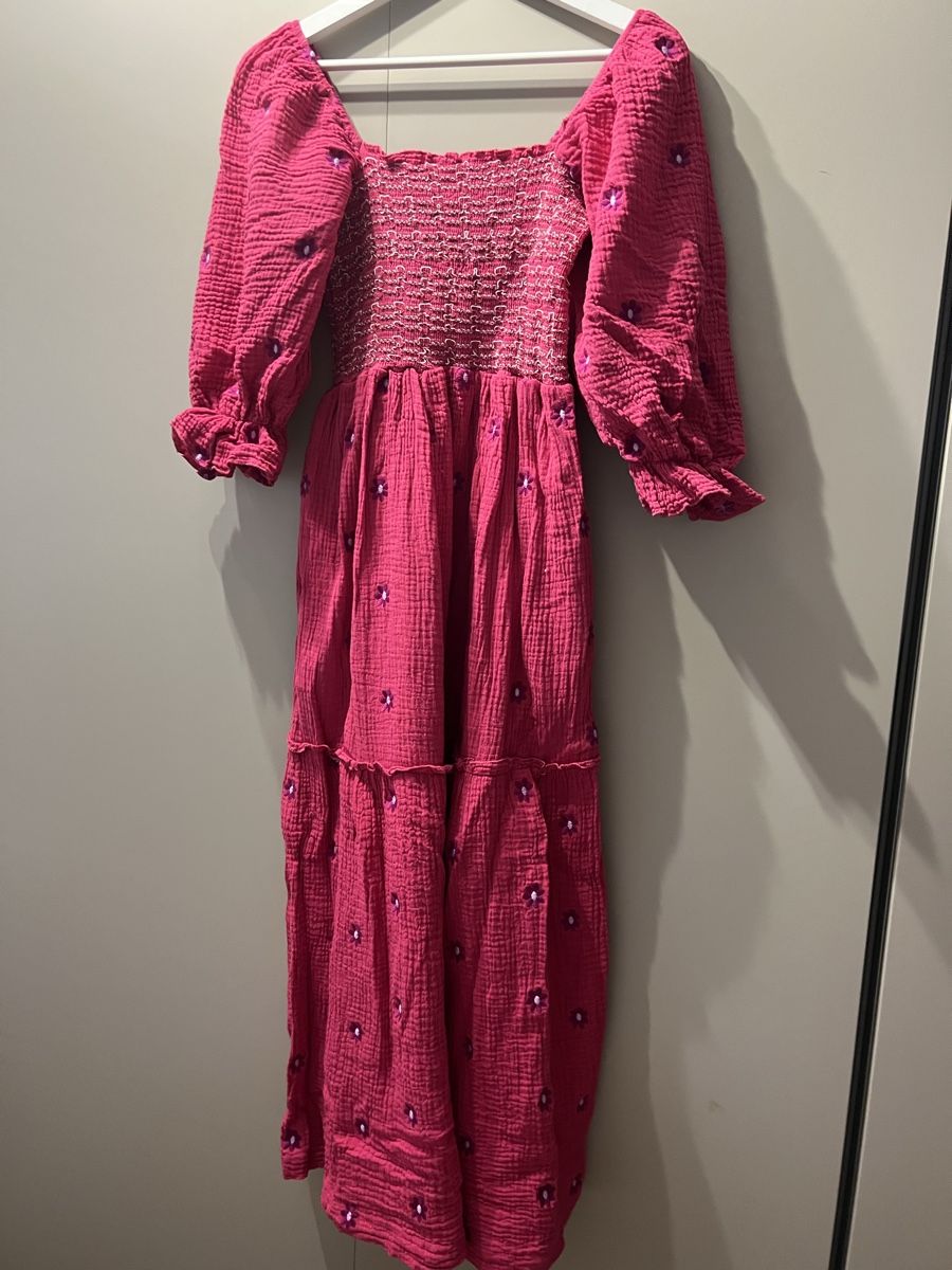 Robes: Kleid pink bestickt Grösse – D'occasion à Zürich par R1908
