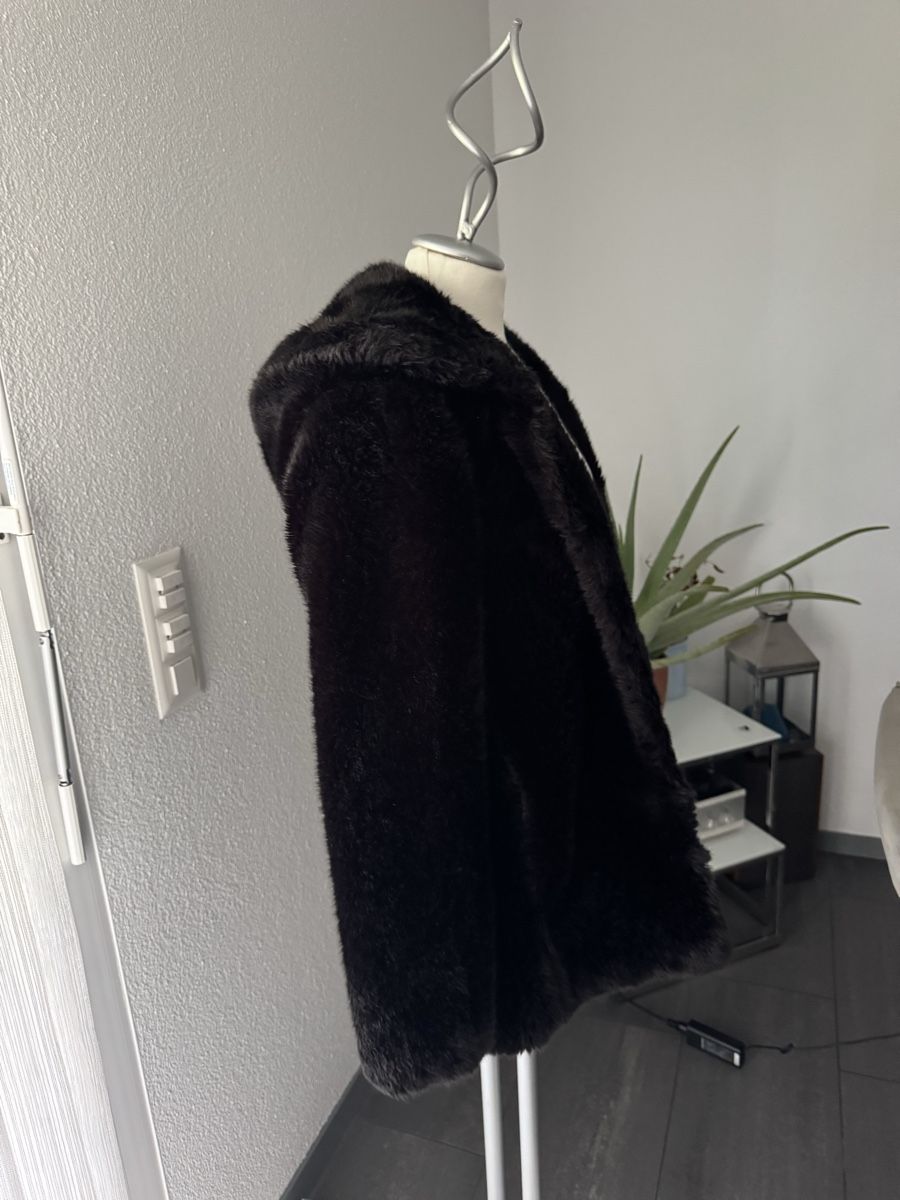 Zara Jacken: Elegante Kunstpelz Jacke - Grösse S – Gebraucht aus Olten von bir_k96n 3