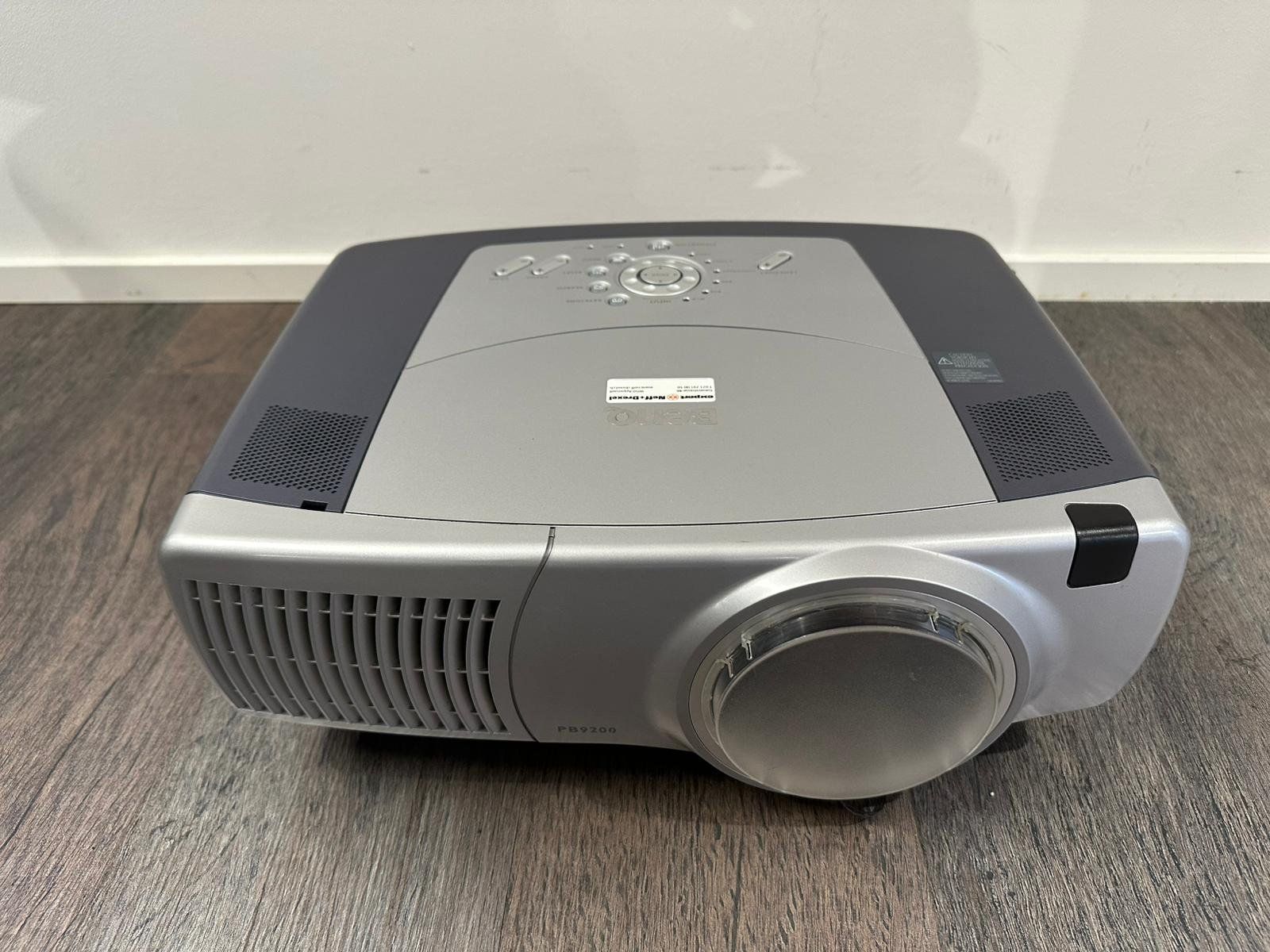 BenQ Videoprojektoren: Benq PB9200 Projektor – Gebraucht aus Appenzell von 1xRichtig