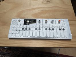 Synthétiseur Teenage Engineering OP-1 Field état neuf