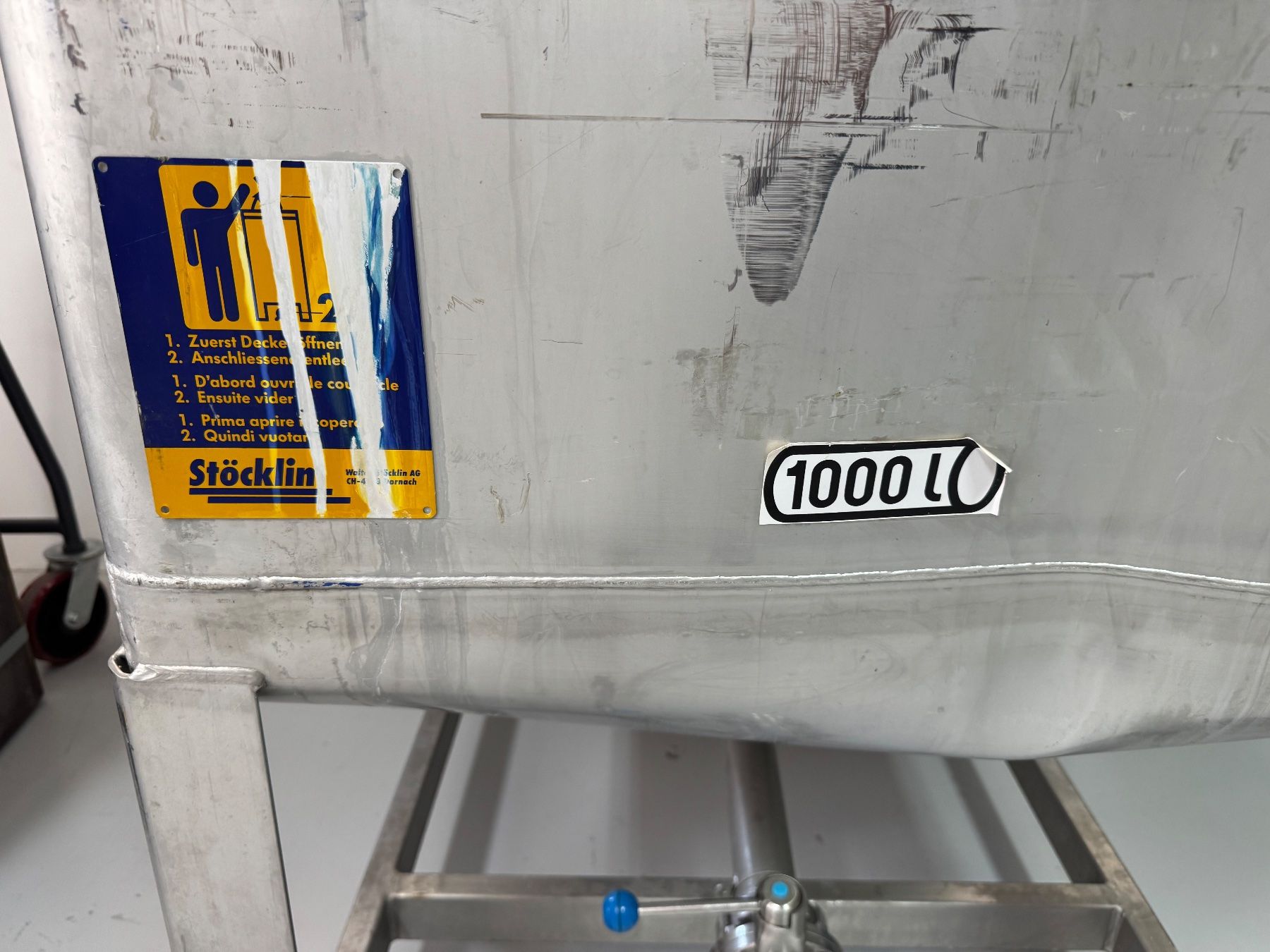Accessori per altri veicoli: Edelstahltank / Dieseltank 1000L – Usato da Dietlikon venduto da HighspeedUmzug 4