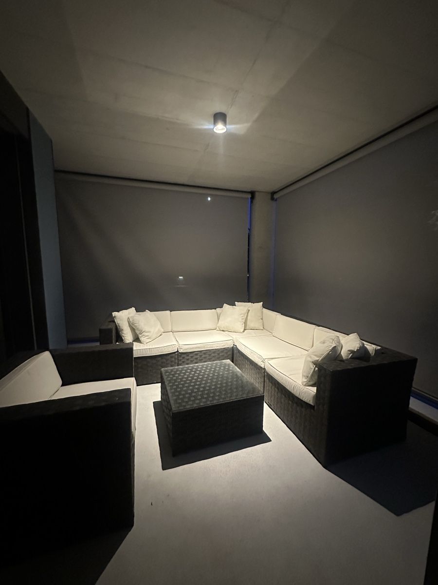 Sofas: Exklusive Gartenlounge mit Kissen – Gebraucht aus Dättwil AG von Philipp420