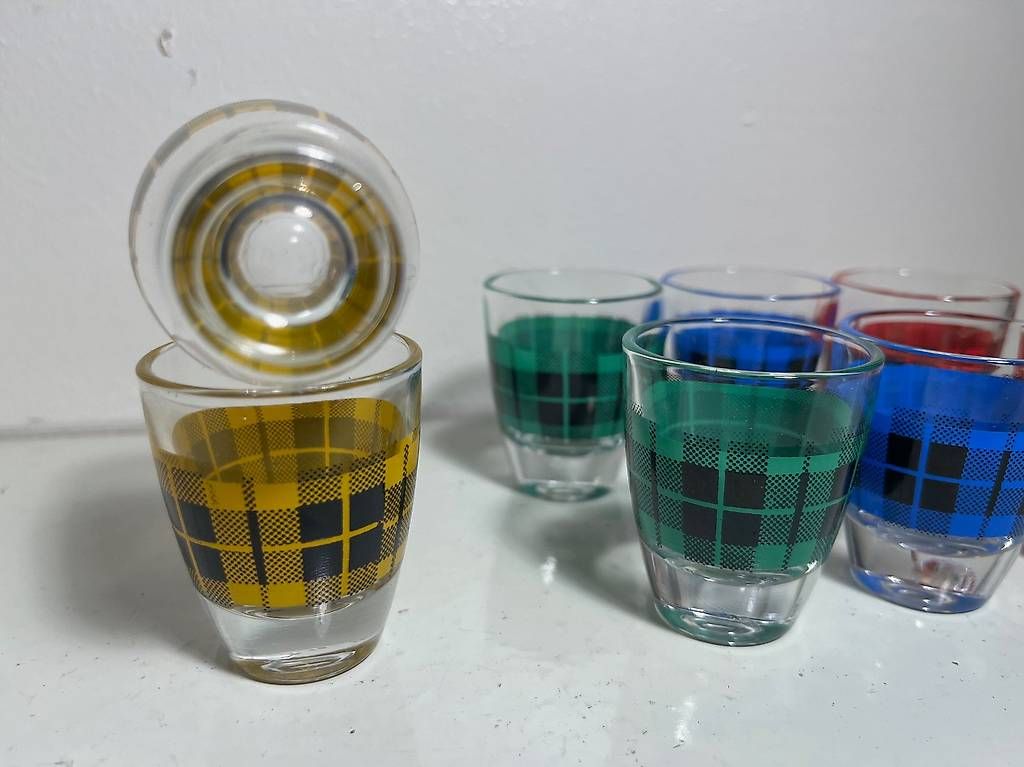 Bicchieri: Huit verres à liqueur vintage Luminarc – Usato da Les Acacias venduto da kim_2dxt 3
