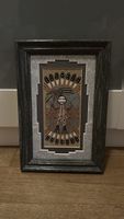 Gerahmtes Navajo Sandbild mit Skelettfigur Grösse 20x15cm