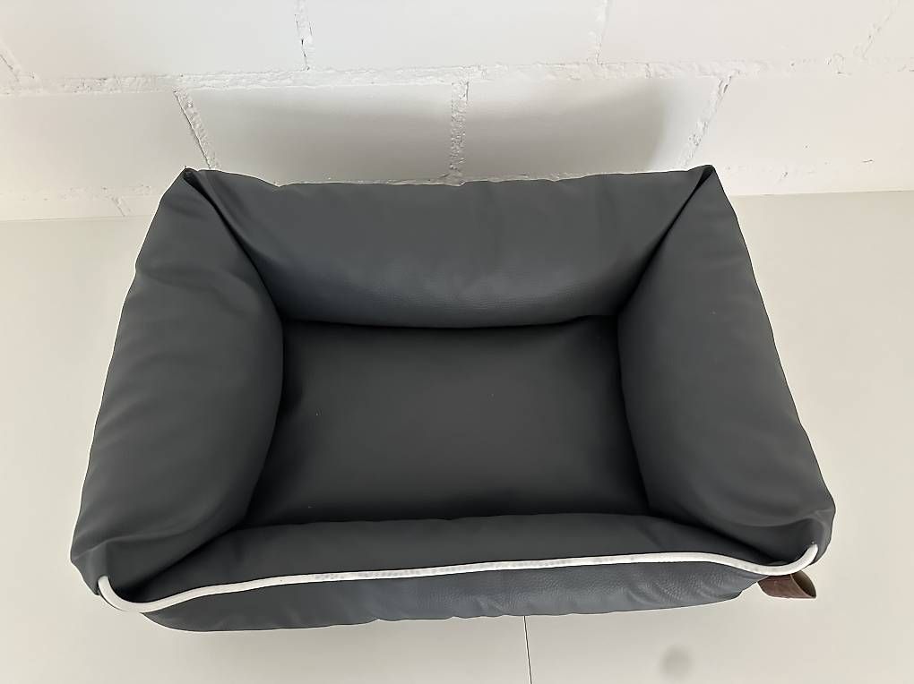 Liege- & Schlafplätze: Hundebett neu – Gebraucht aus Oberwangen TG von Samantha.Shirai 1