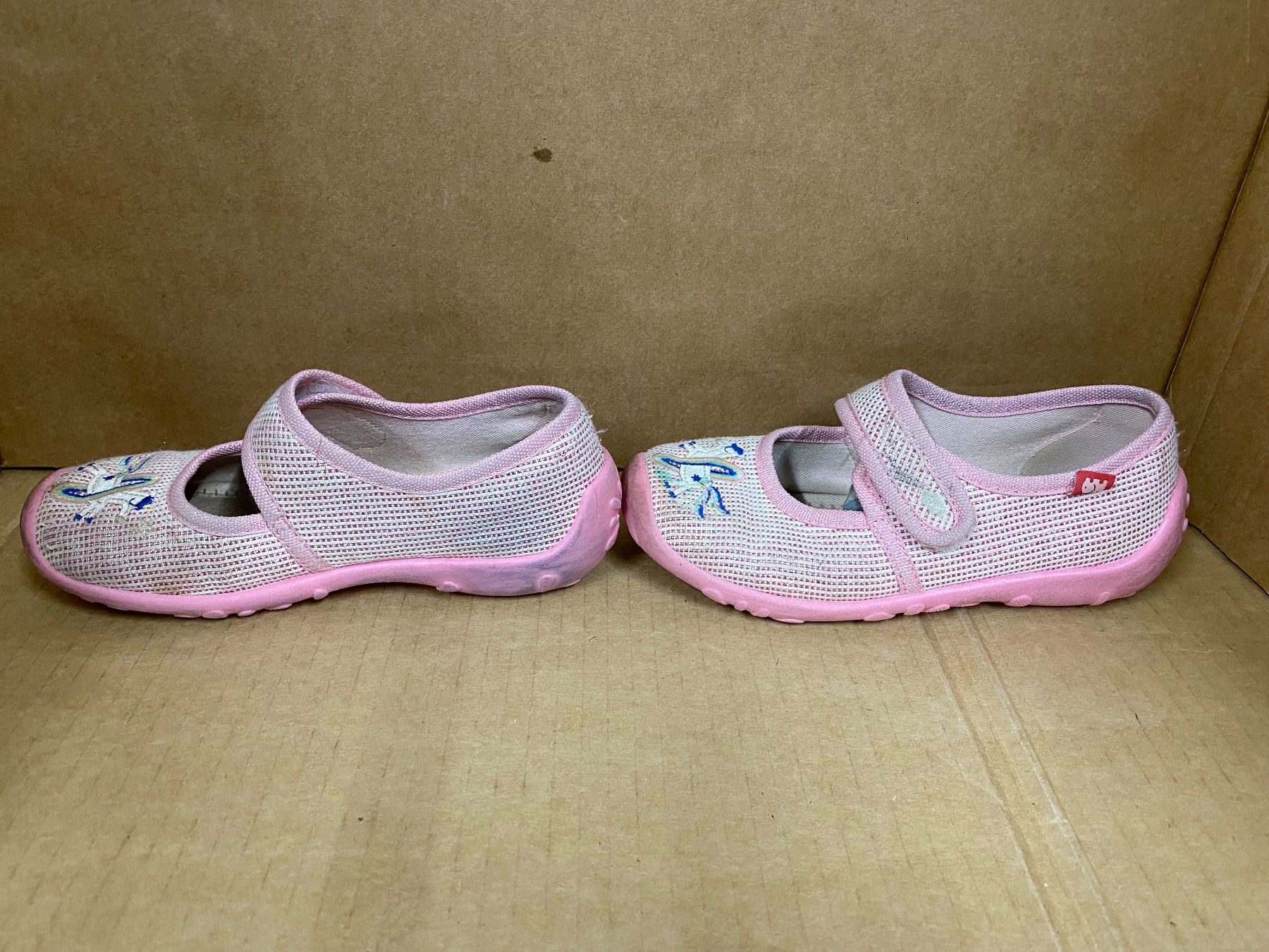 Elefanten Schuhe für Mädchen: Kinderfinken Grösse 28 Einhorn – Gebraucht aus Eschlikon TG von RamonaSt 2