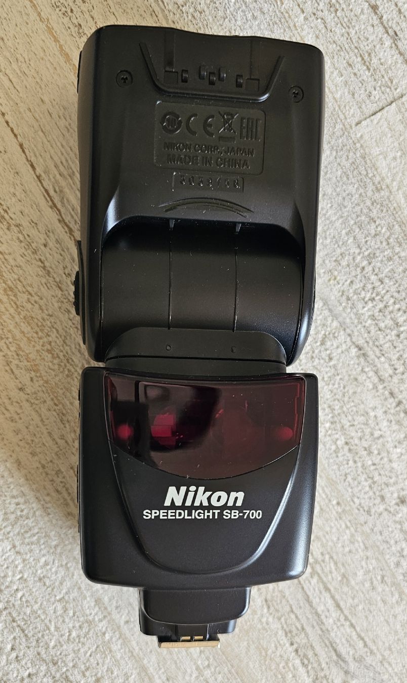 Nikon Flash: Flash Nikon Speedlight SB-700 – Usato da Yverdon-les-Bains venduto da van_dq65 2