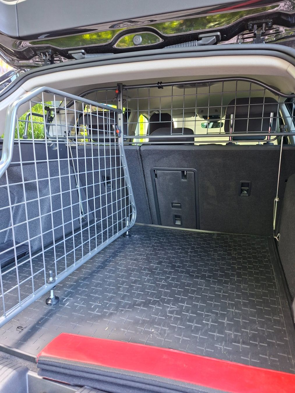 Gabbie, trasporto & Sicurezza: Hundegitter für VW Golf Variant – Usato da Gockhausen venduto da Ghschilling 2