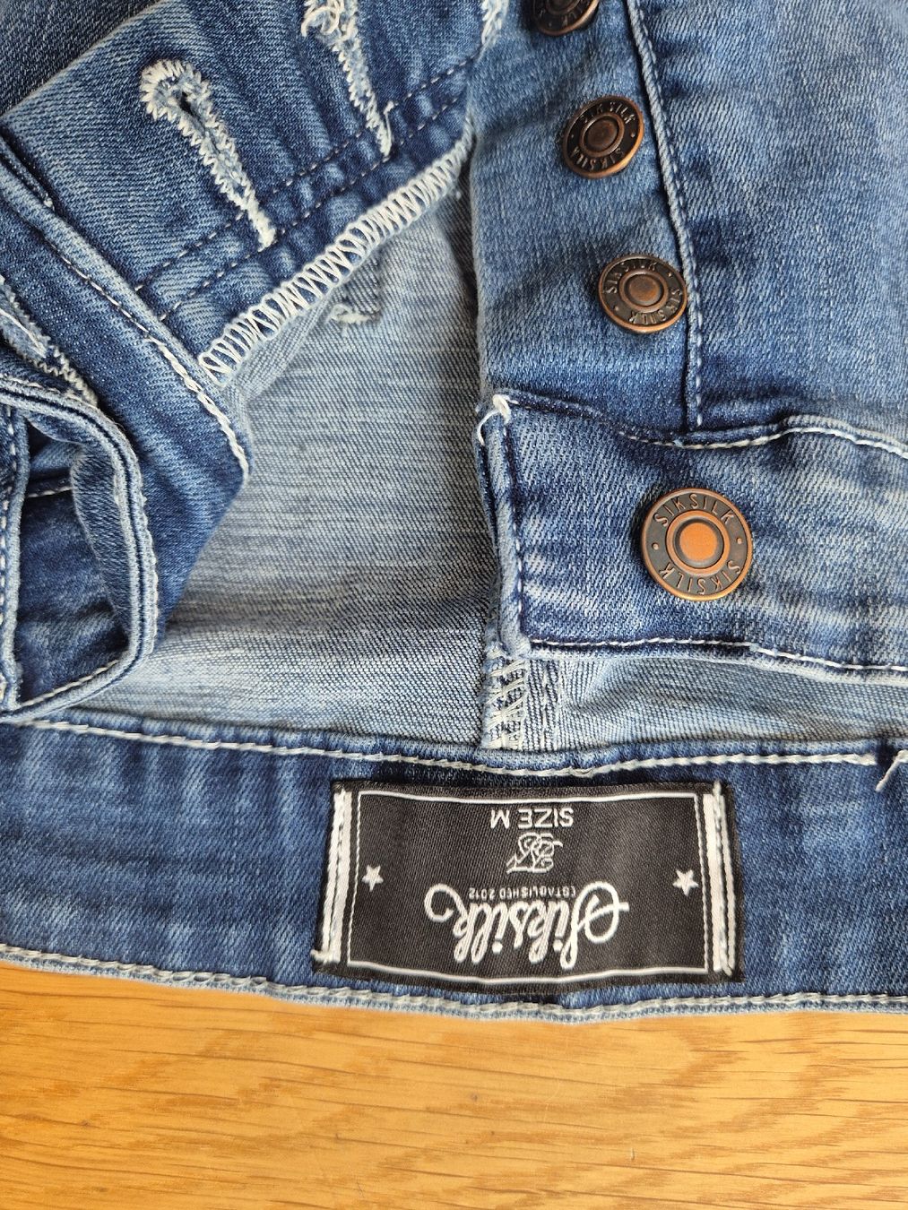 Jeans: Coole SilSilk Jeans mit Reisverschluss, Grösse M, – Gebraucht aus Zürich von mit_jz2x 1