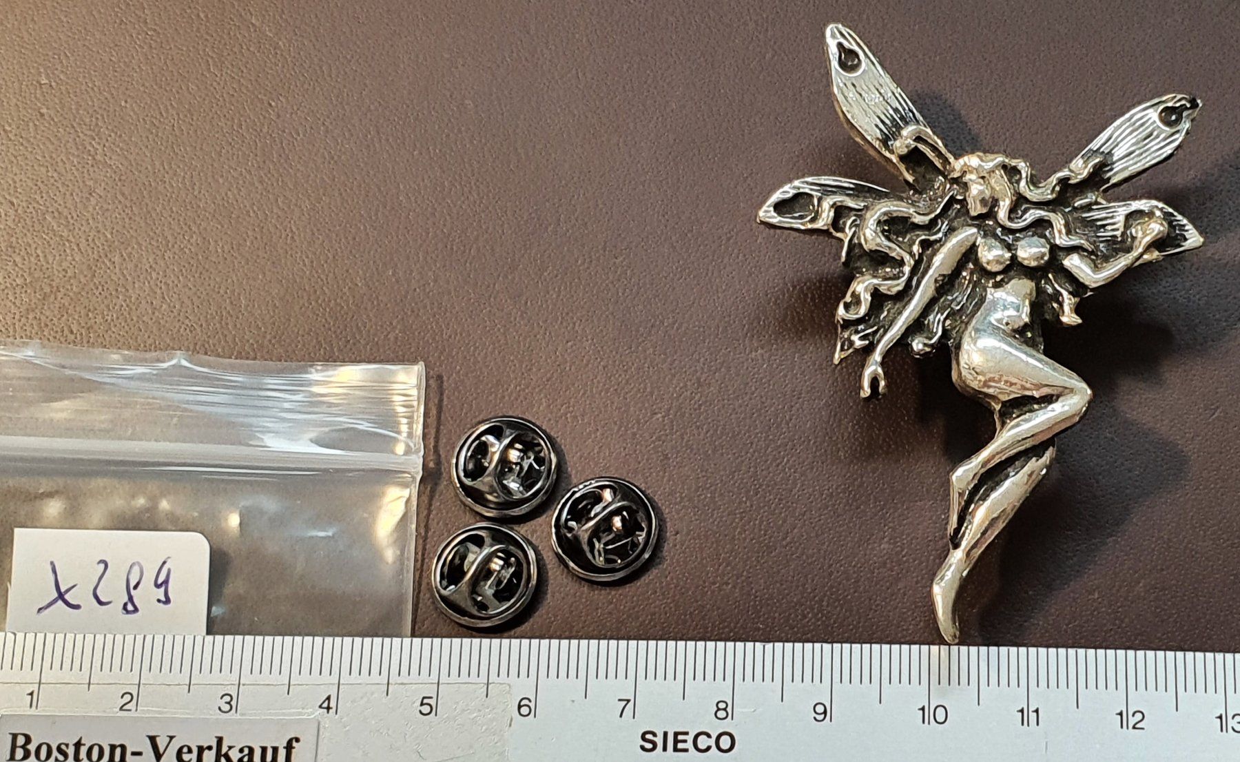 Plaketten & Abzeichen: X289 - Grosser 3D Pin Elfe – Gebraucht aus Reinach BL von Boston-Verkauf 3
