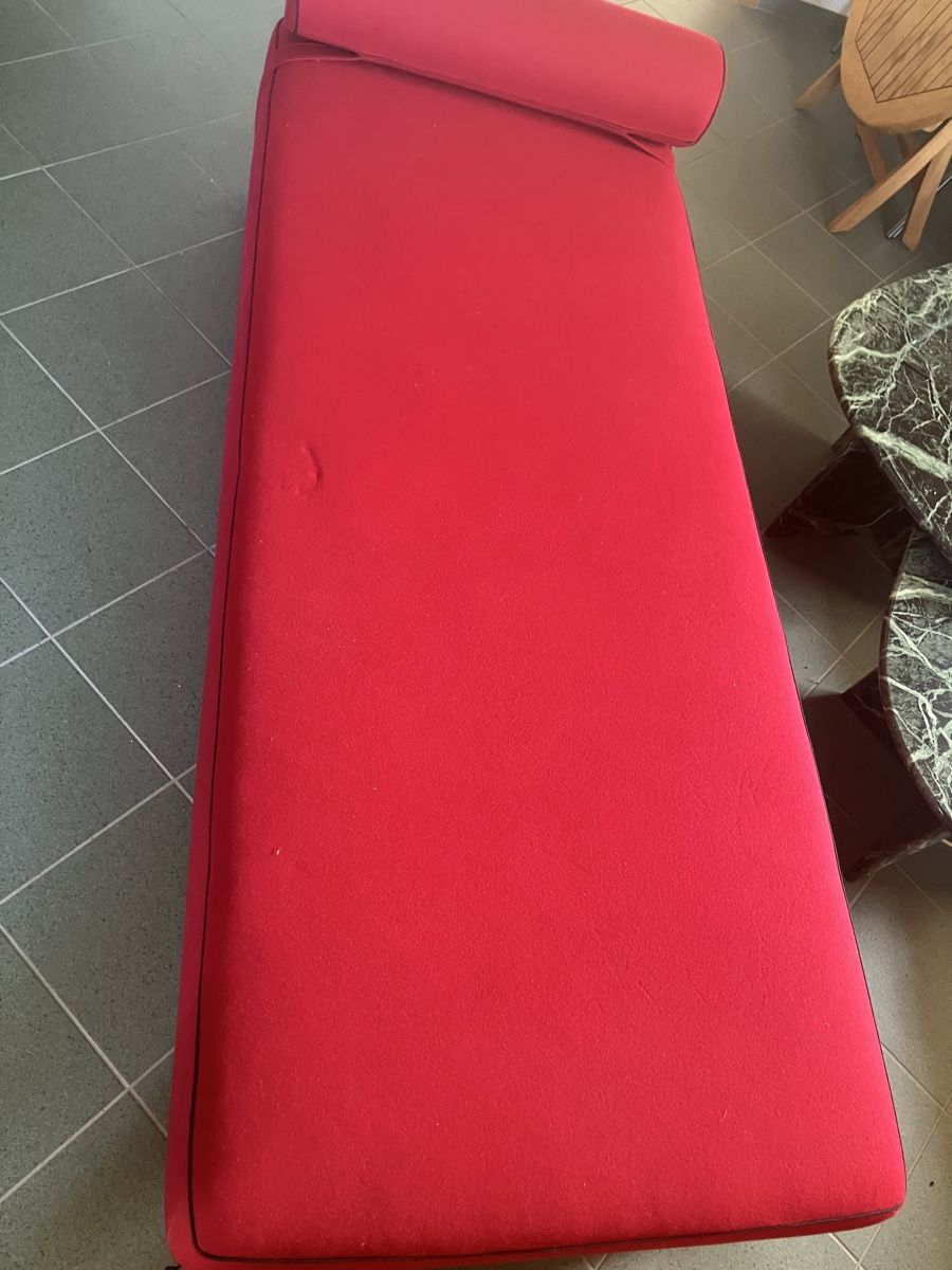 Sofas: Red Sofa Bed good condition 200cm x 80cm – Gebraucht aus Birmensdorf ZH von Trovo
